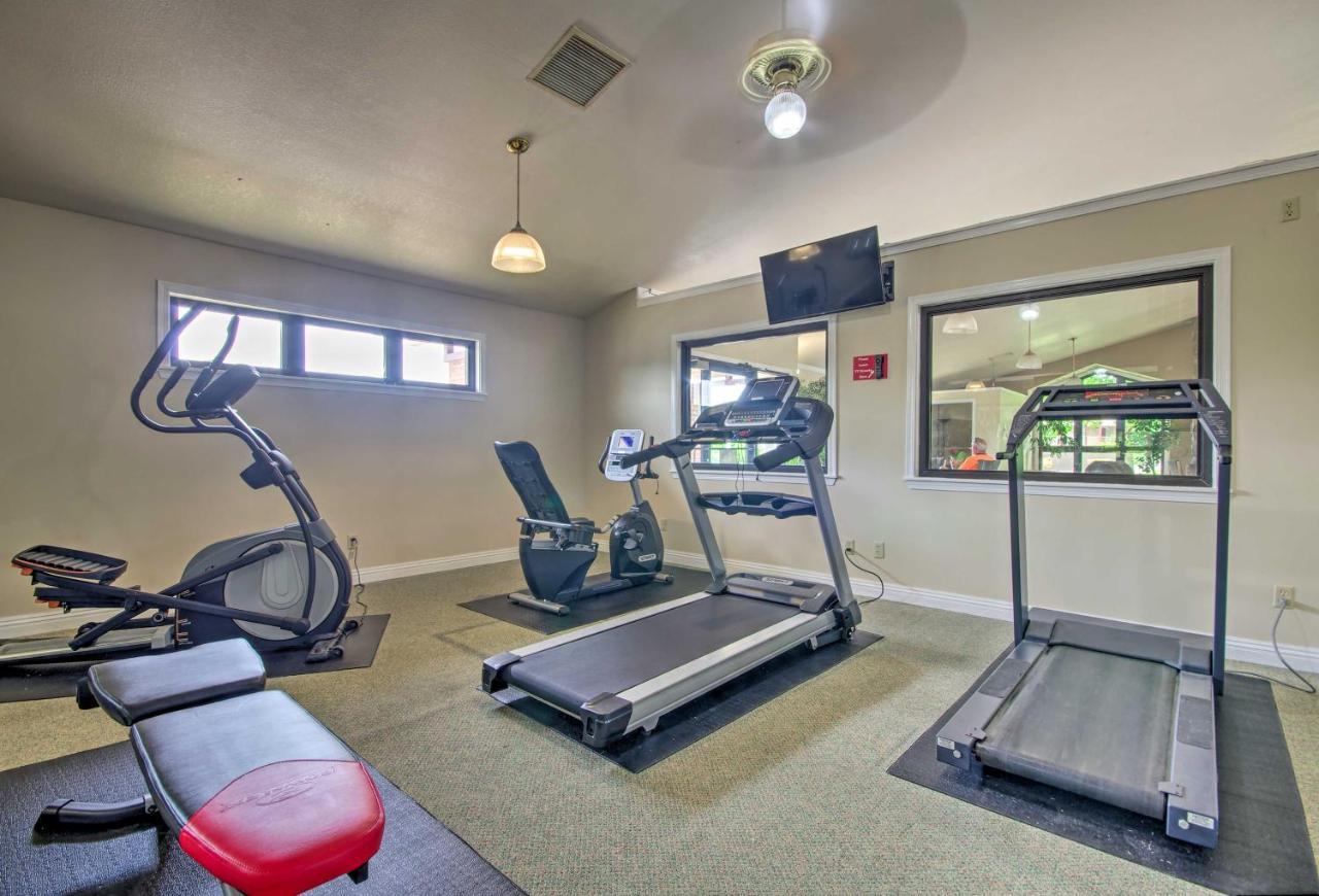 Pet-Friendly Branson Getaway With Private Patio! Apartment ภายนอก รูปภาพ